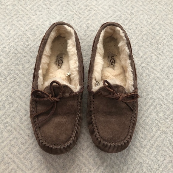 dakota moccasin slippers